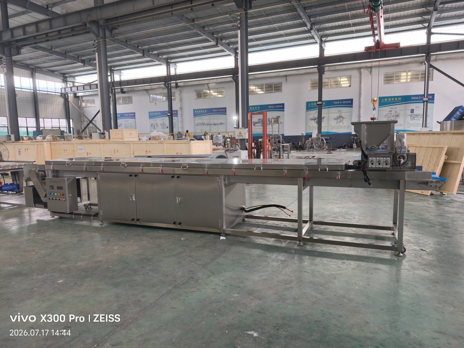 Connected equipment in the chocolate coating line